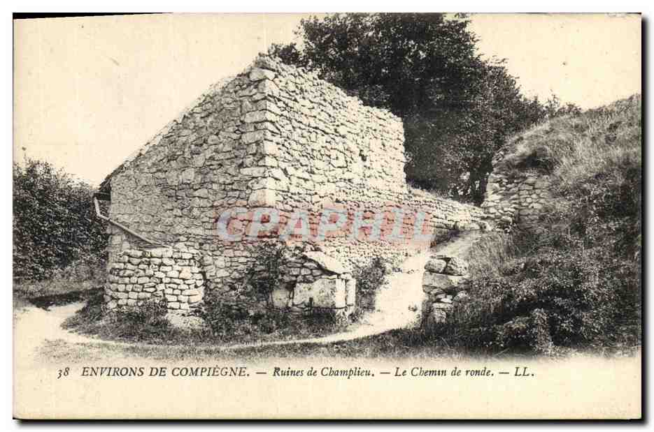 CPA Environs de Compiegne Ruines de Champlieu Le chemin de ronde 
