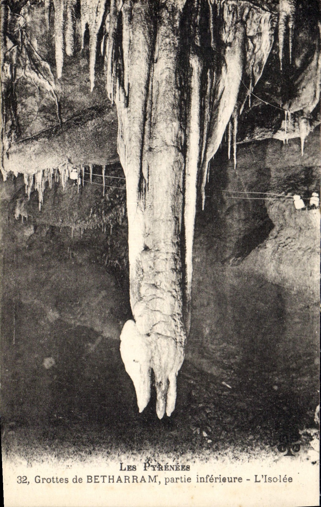 CPA Les pyrenees Grottes de Betharram partie inferieure L'isolee 