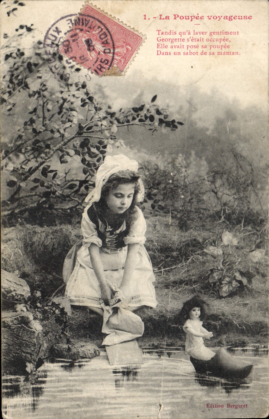 CPA Fantaisie Poupee  La poupee voyageuse Tandis qu'a laver gentiment Georgette s'etait occupee Elle