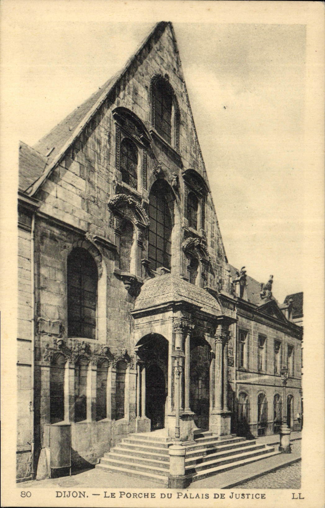CPA Dijon Le Porche du Palais de Justice 