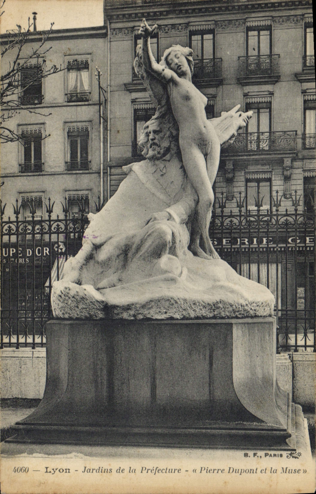 CPA Lyon Jardins de la Prefecture Pierre Dupont et la Muse 