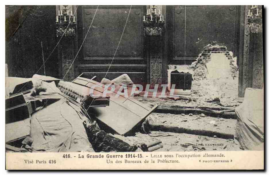 CPA La Grande Guerre 1914 1915 Lille sous l'occupation allemande Un des bureaux de la Prefecture Mil