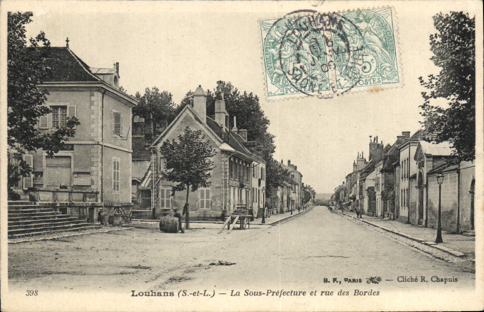 Louhans (S.-et-L.) — La Sous-Préfecture et rue des Bordes — Cliché R. Chapuis