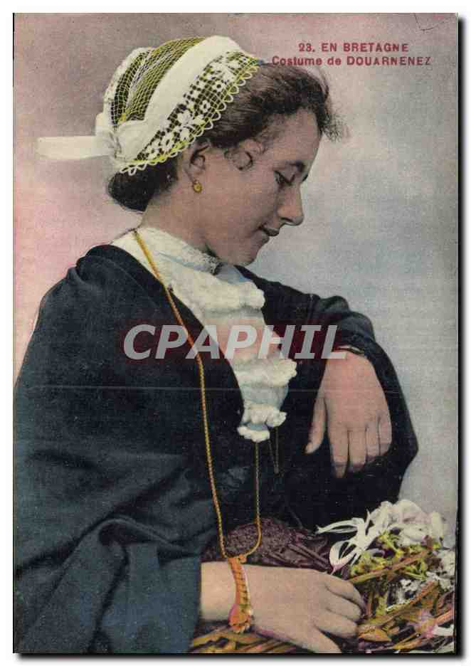 CPA Folklore En Bretagne Costume de Douarnenez 