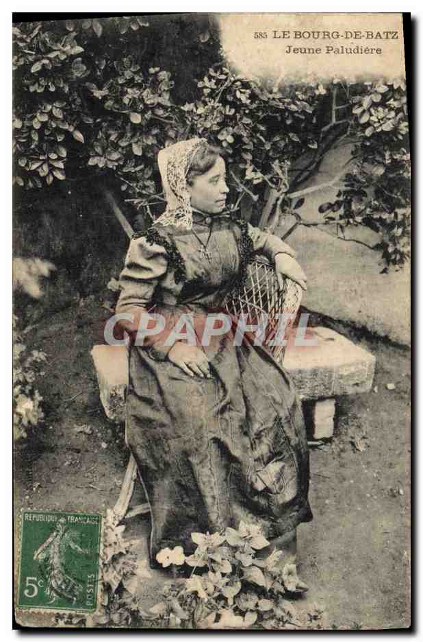 CPA Folklore Le Bourg de Batz Jeune Paludiere 