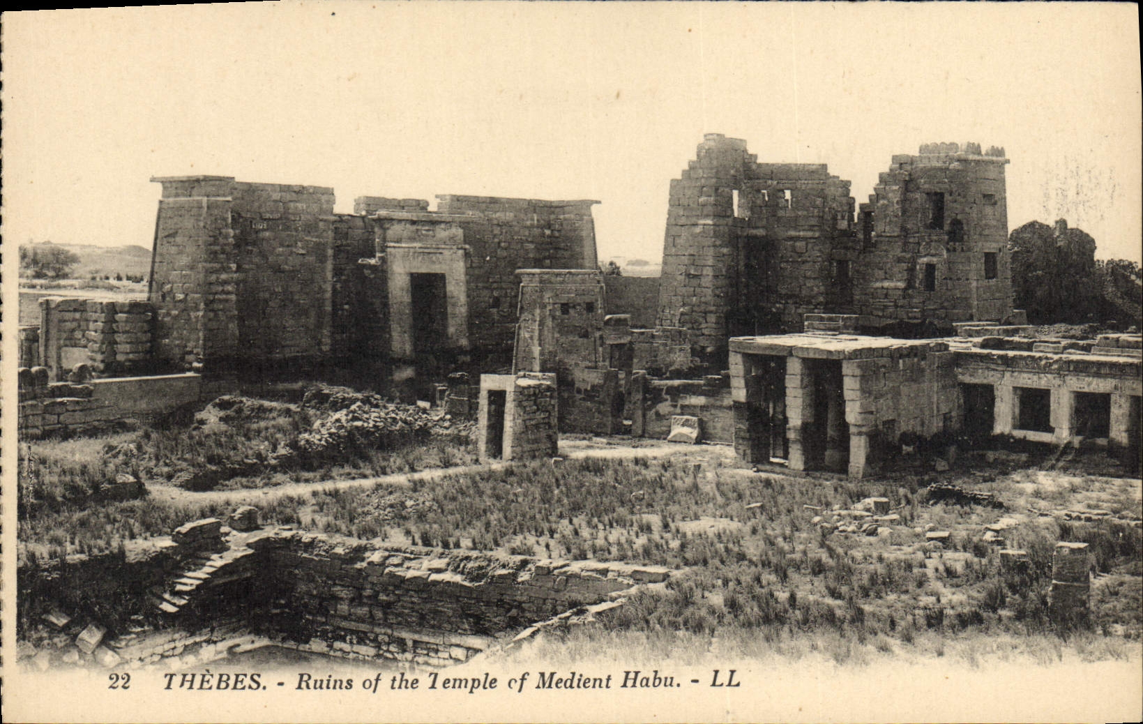 Thèbes - Ruines du Temple de Medinet Habou - LL