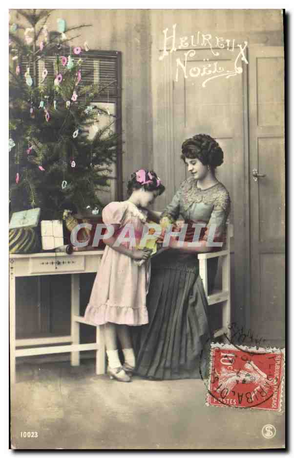 CPA Fantaisie Poupee  Femme Enfant Heureux Noel 