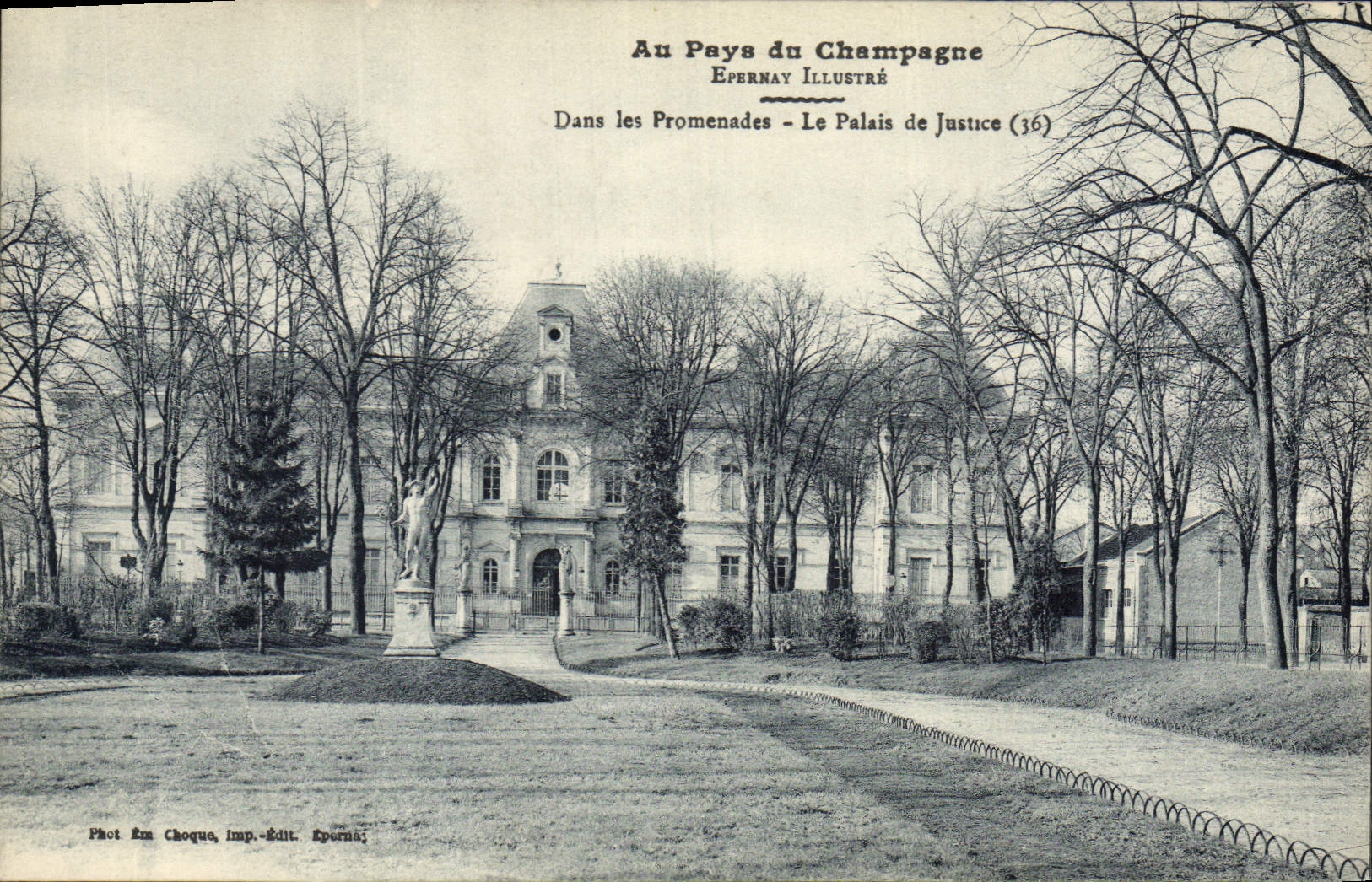 CPA Au pays du Champagne Epernay illustree dans les promenades Le Palais de Justice 