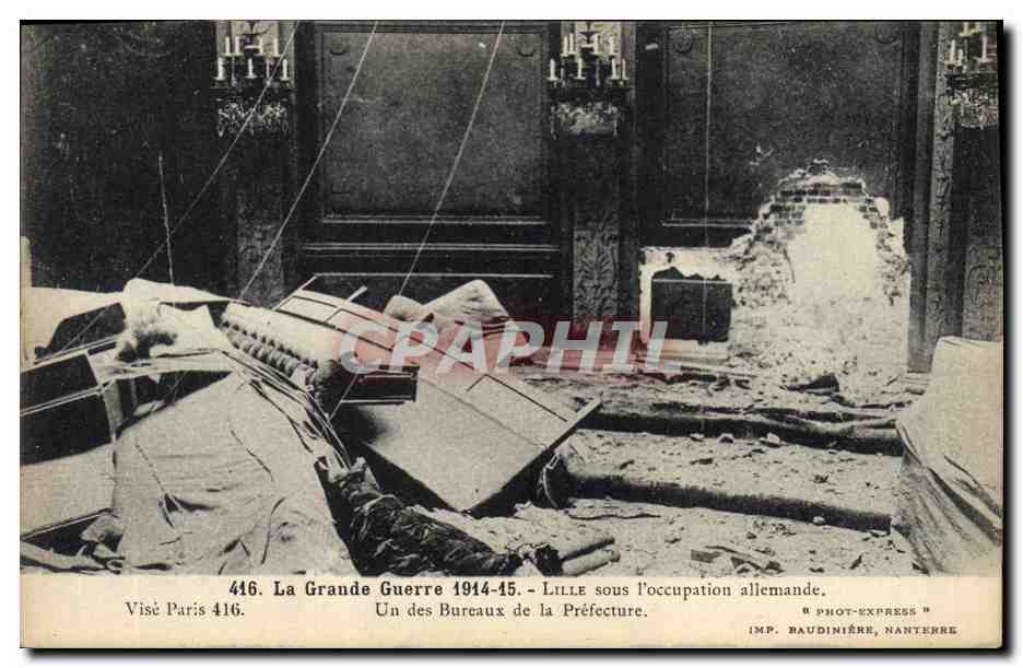 CPA La grande guerre 1914 15 Lille sous l'occupation allemande Un des bureaux de la Prefecture Milit