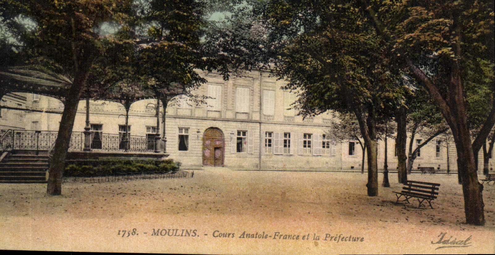 CPA Moulins Cours Anatole France et la Prefecture 