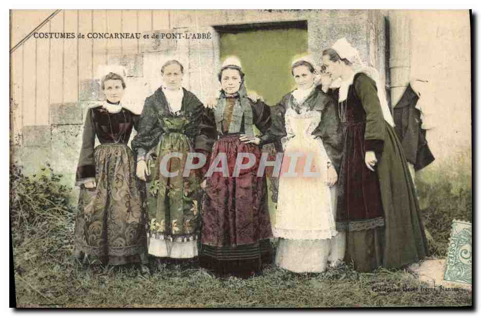 CPA Folklore Costumes de Concarneau et de Pont l'Abbe 