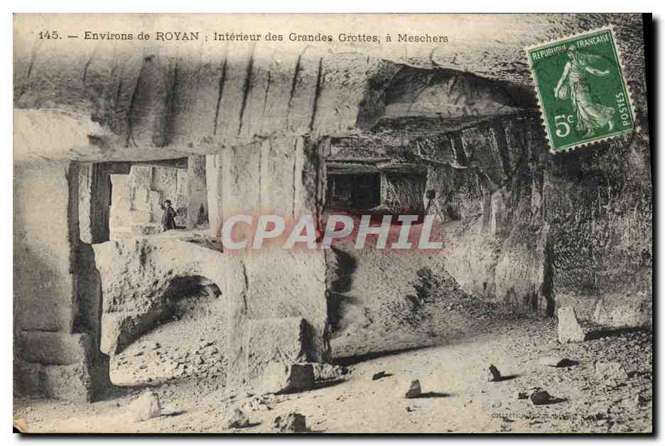 CPA Environs de Royan Interieur des Grandes Grottes a Meschers 