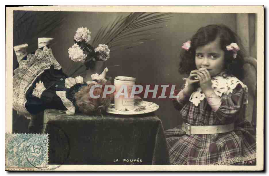 CPA Fantaisie Enfants Poupee  La Poupee 