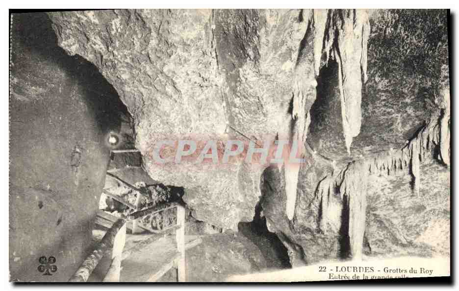 CPA Lourdes Grottes du Roy Entree de la grande salle