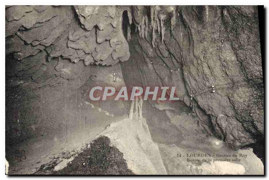 CPA Lourdes grottes du Roy entree de la premiere salle 