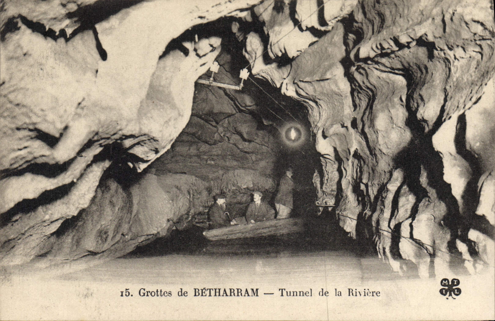 CPA Grottes de Betharram Tunnel de la Riviere 
