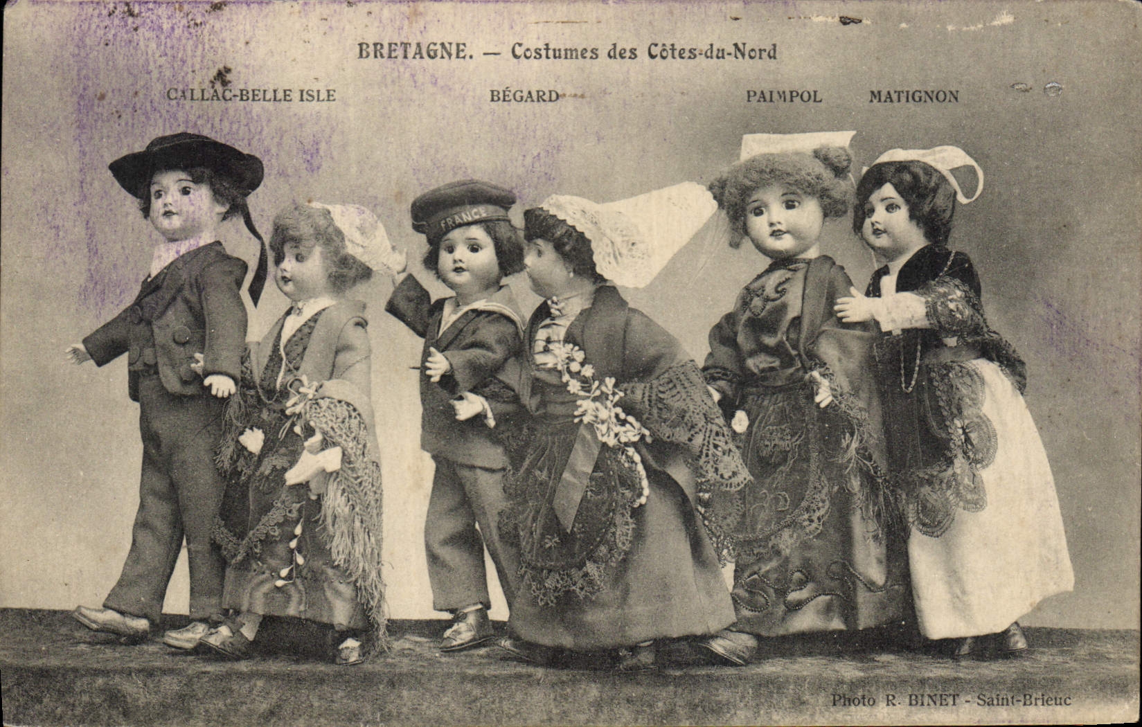 Bretagne — Costumes des Côtes-du-Nord — Photo R. BINET - Saint-Brélec