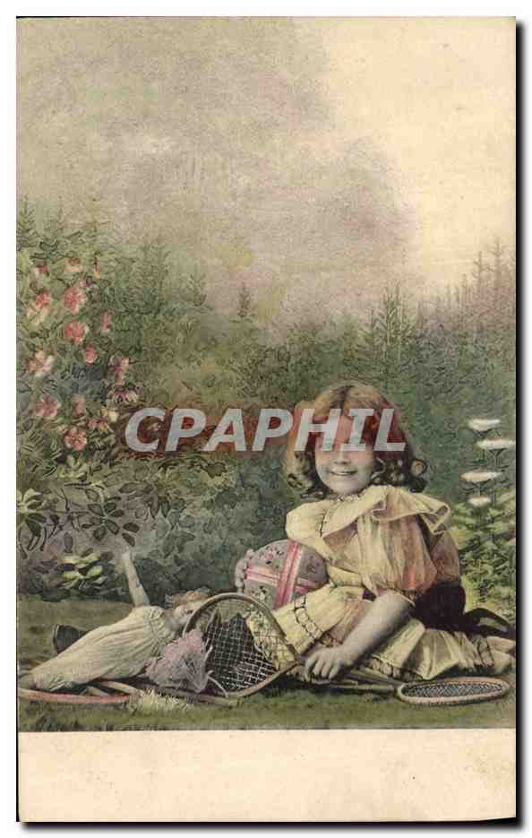 Fille jouant au tennis dans un jardin — édition série 3445