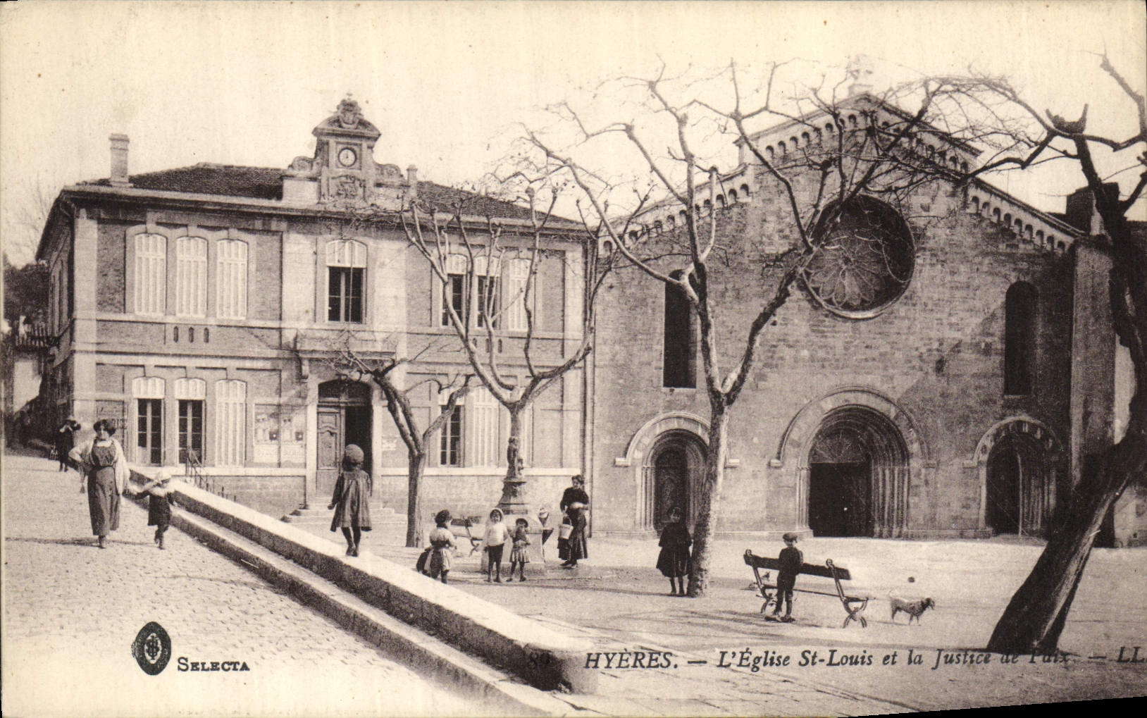 Hyères — L'Église St-Louis et la Justice de Paix — Selecta