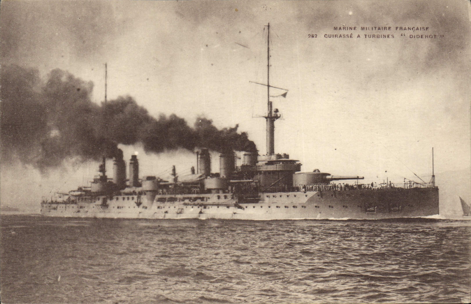 Cuirassé à turbines "Diderot" — Marine militaire française — Éditeur : Établissements photographiques Toulon