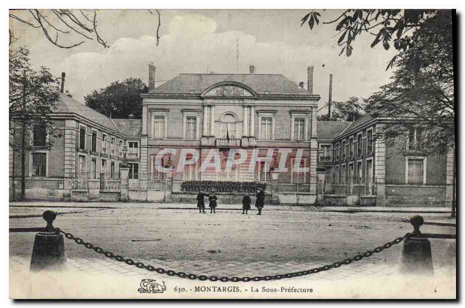 CPA Montargis La Sous Prefecture 