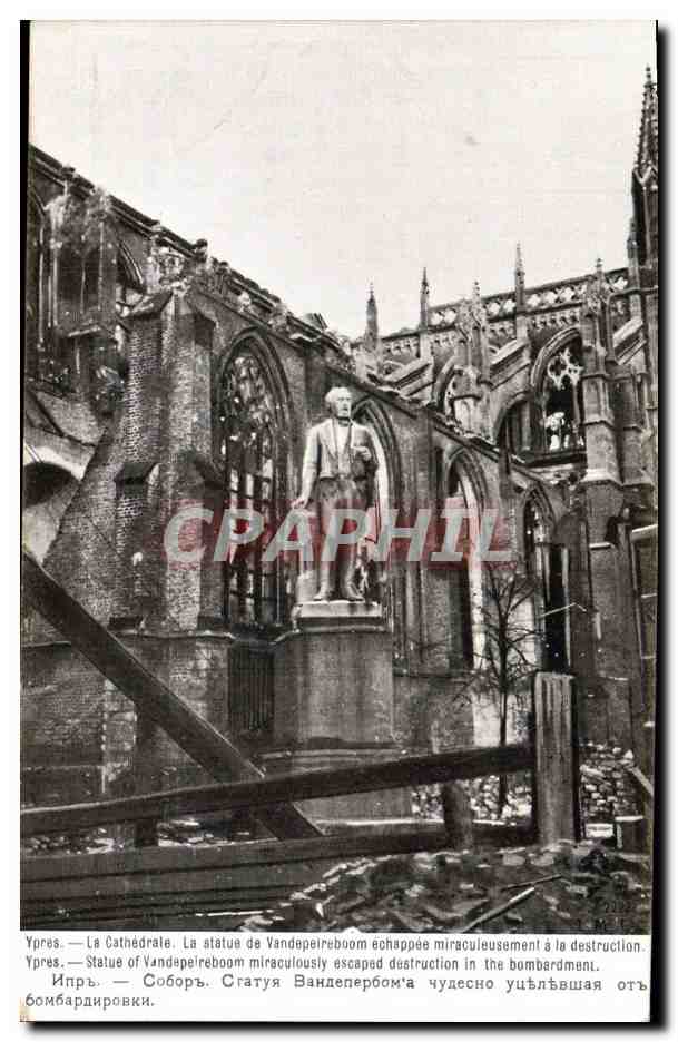 Ypres — Die Kathedrale. Die Statue von Vandeperboom, die wunderbar der Zerstörung entgangen ist.