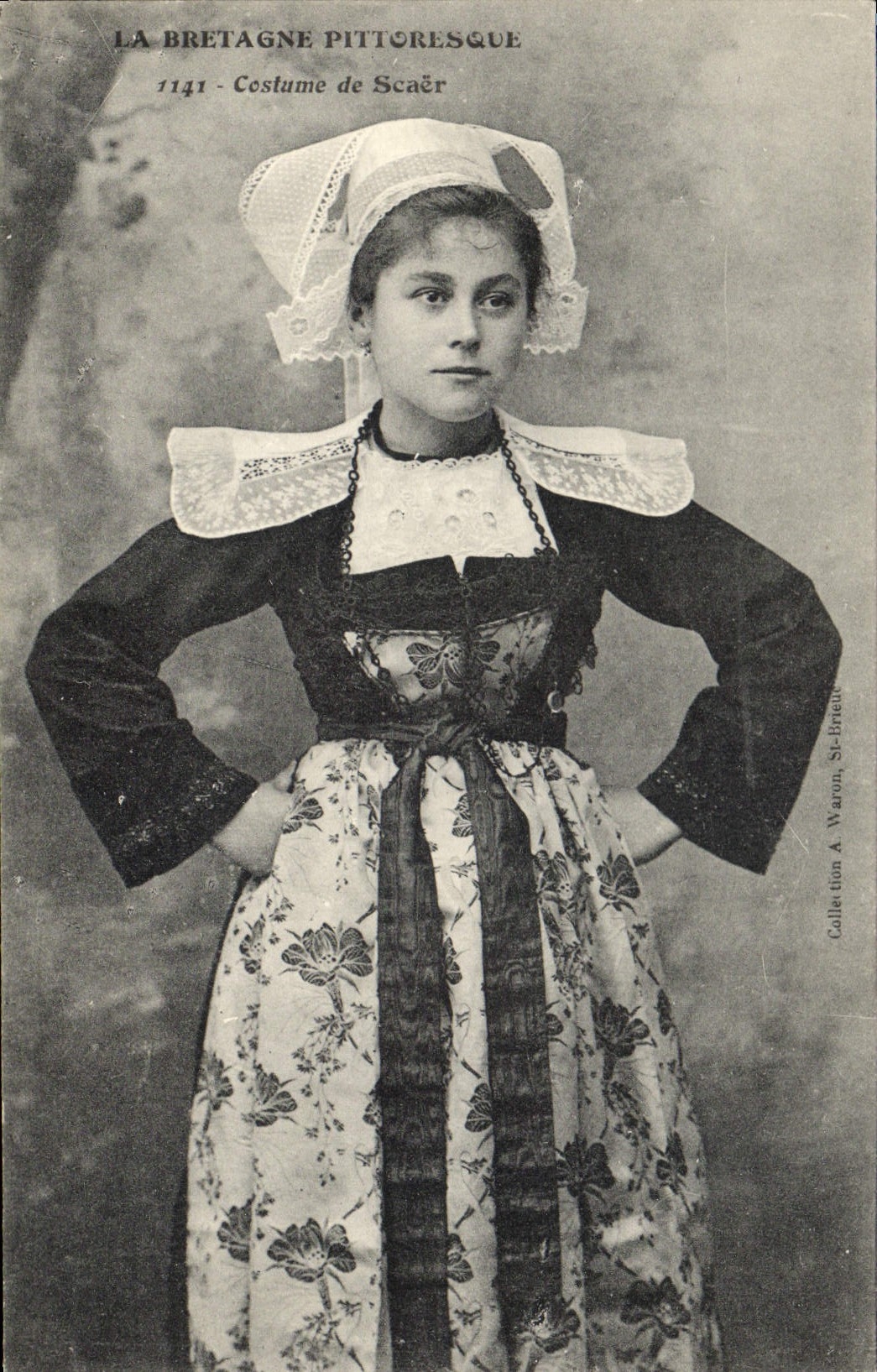 CPA Folklore Costume de Scaer