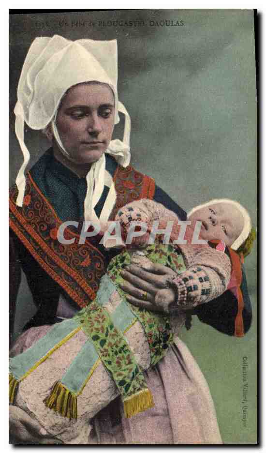 CPA Folklore Un bebe de Plougastel Daoulas