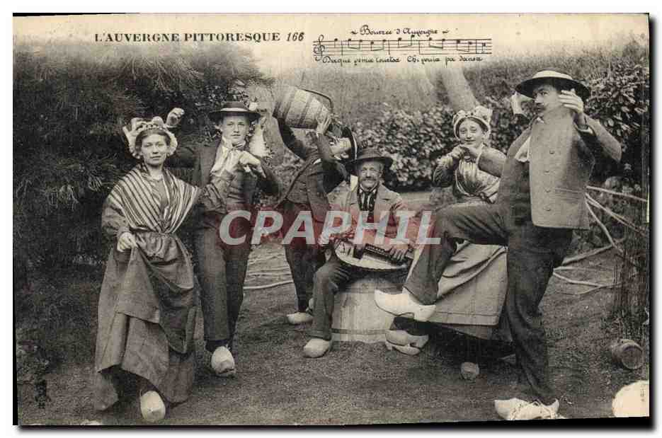CPA Folklore Auvergne La bourree