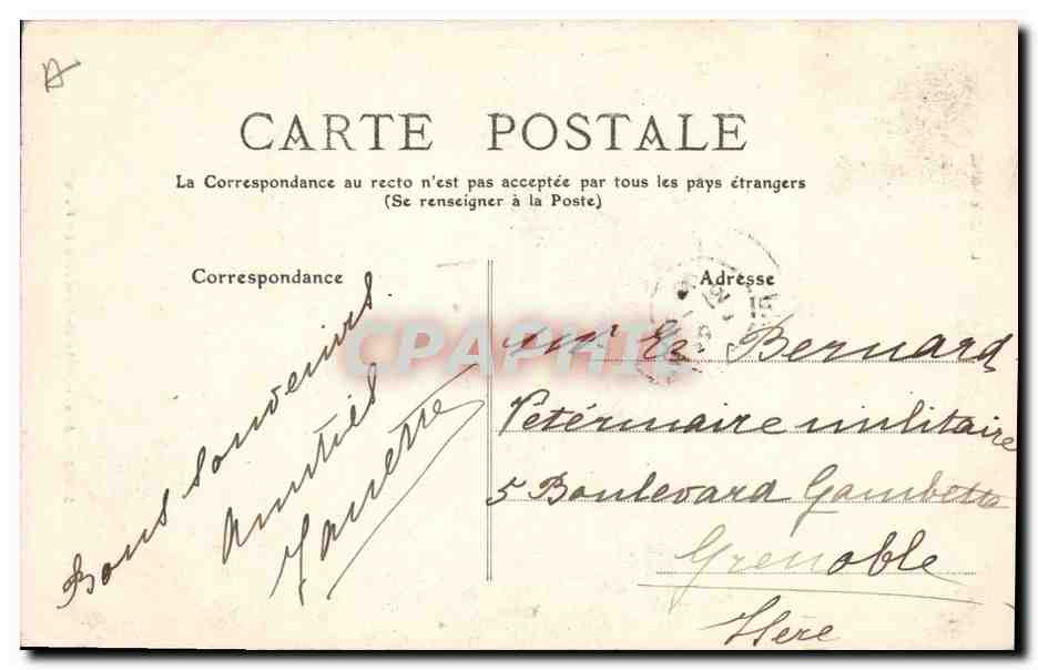 CPA Folklore Auvergnate en costume de fete — Verso