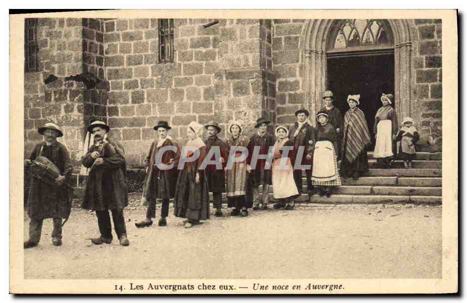 CPA Folklore Les Auvergnats chez eux Une noce en Auvergne