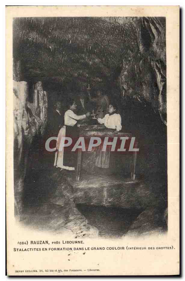 Stalactites en formation dans le grand couloir — intérieur des grottes — Henry Guillier, 31-42 bis et 44, rue Fumeneuve, Libourne