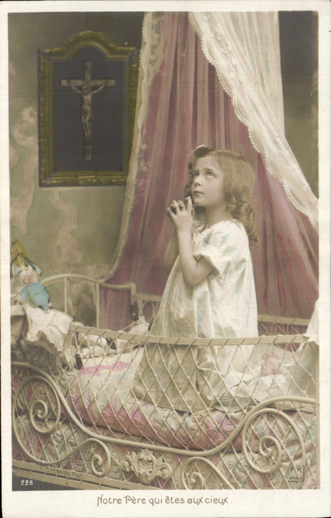 CPA Fantaisie Enfant Poupee 
