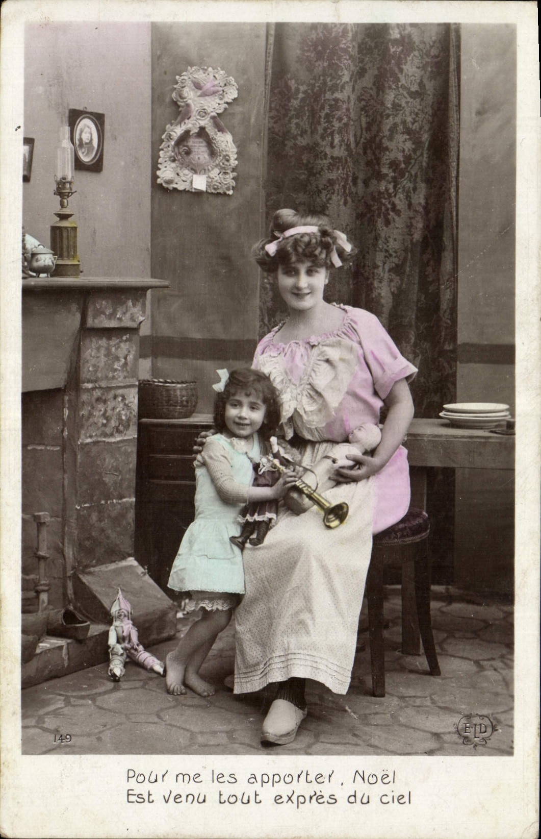 Femme et enfant avec jouets — Éditeur EID, n°149