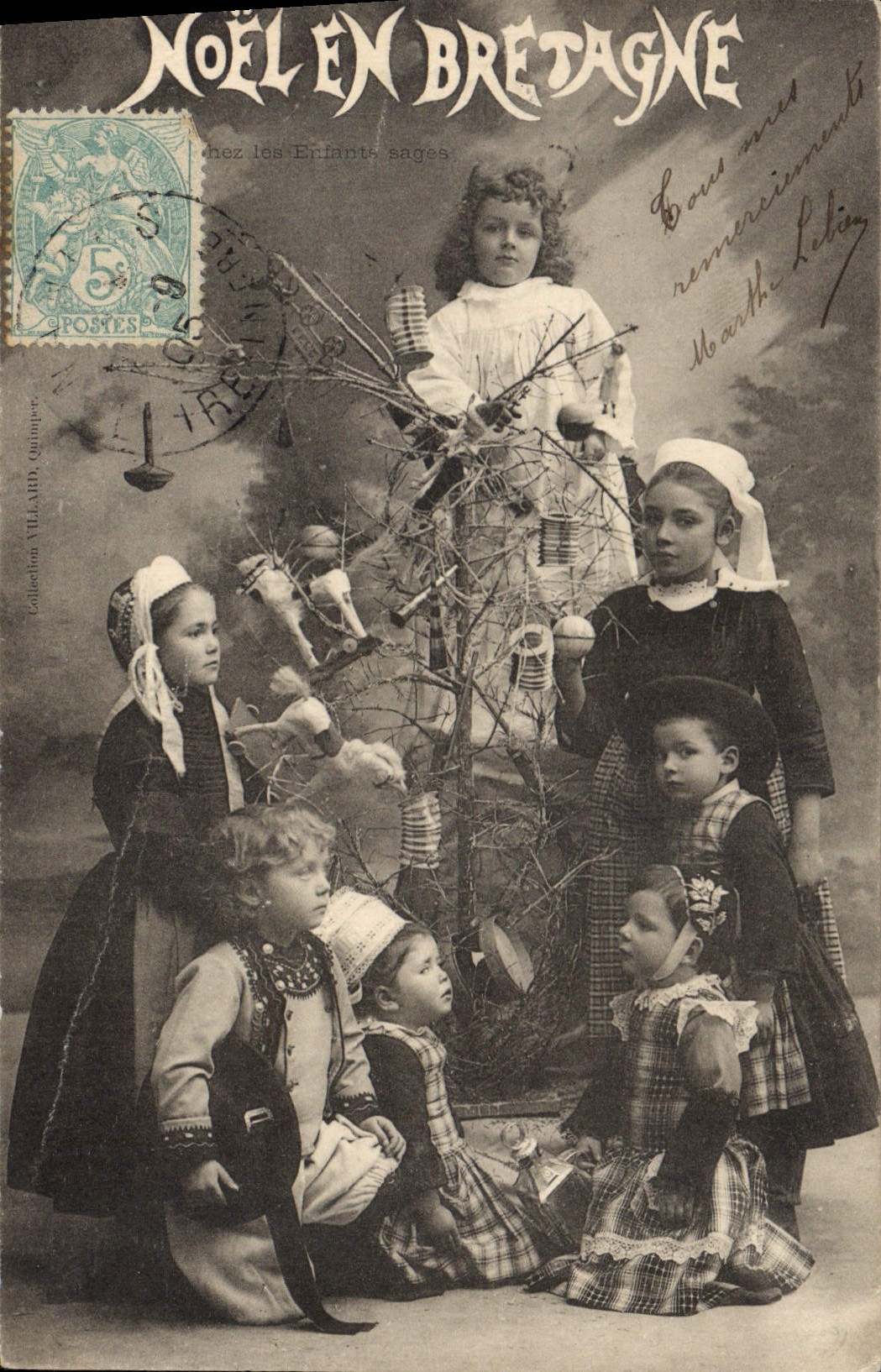 CPA Fantaisie Enfant Poupee Noel en Bretagne Enfants