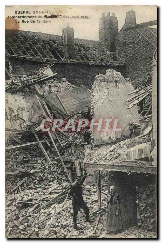 CPA Militaria Bombardement La rue de la gare