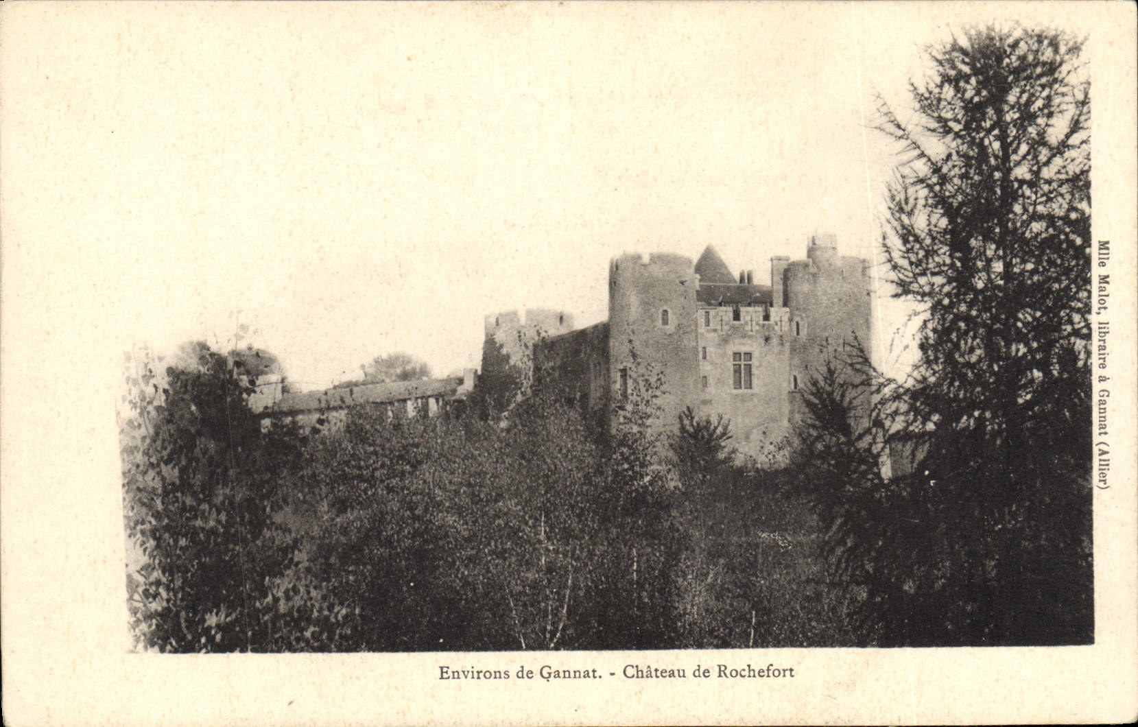 Environ de Gannat - Château de Rochefort — Mille Maloc, Librairie à Gannat (Allier)
