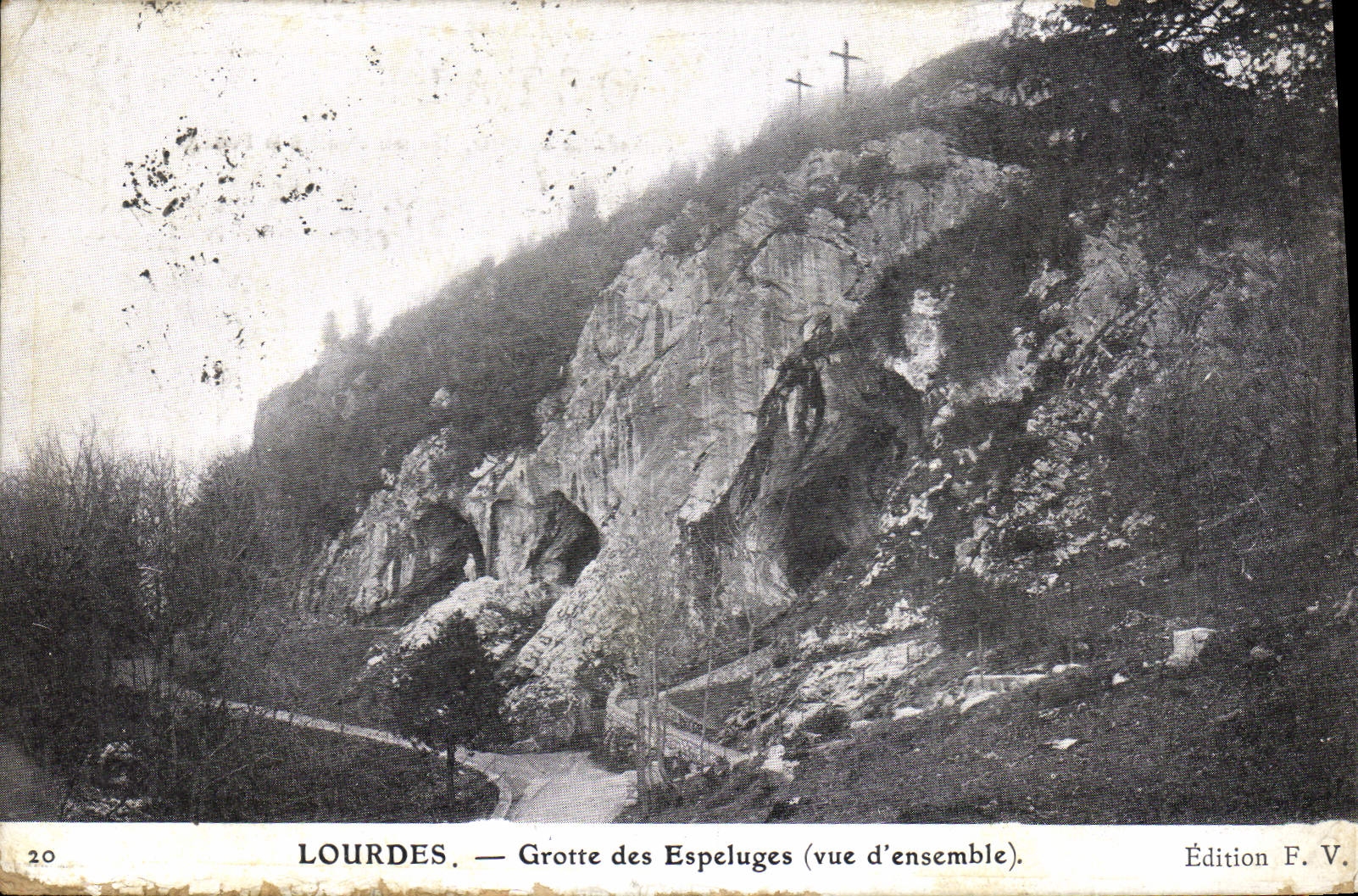 CPA Grotte des Espeluges Vue d'ensemble Lourdes Grottes 