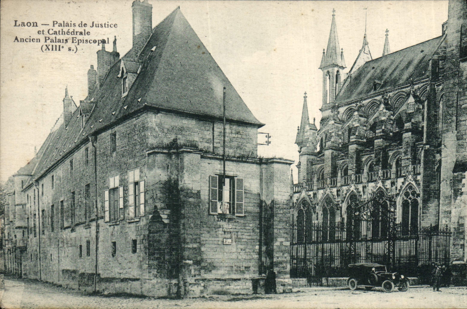 CPA Palais de justice Laon Ancien palais episcopal