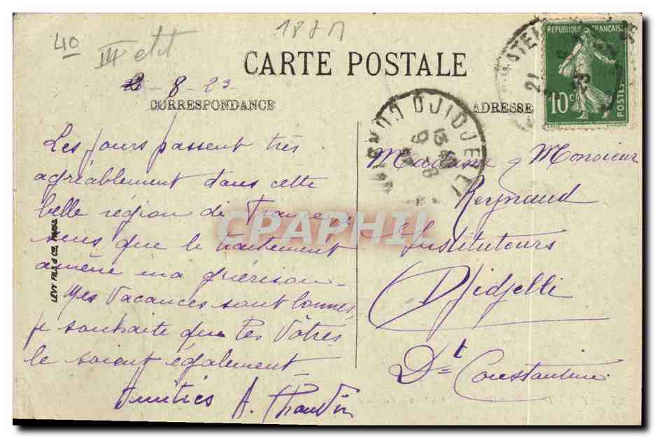 CPA Folklore Auvergne Costumes du pays Enfants — Verso