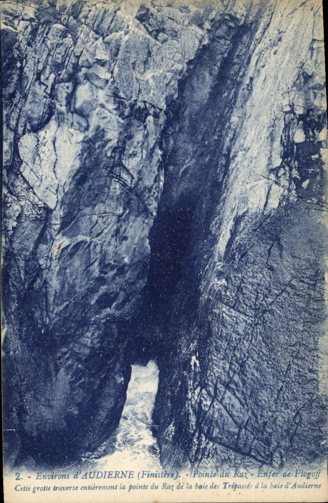 CPA Grotte Grottes Environs d'Audierne Pointe du Raz Enfer de Plogoff