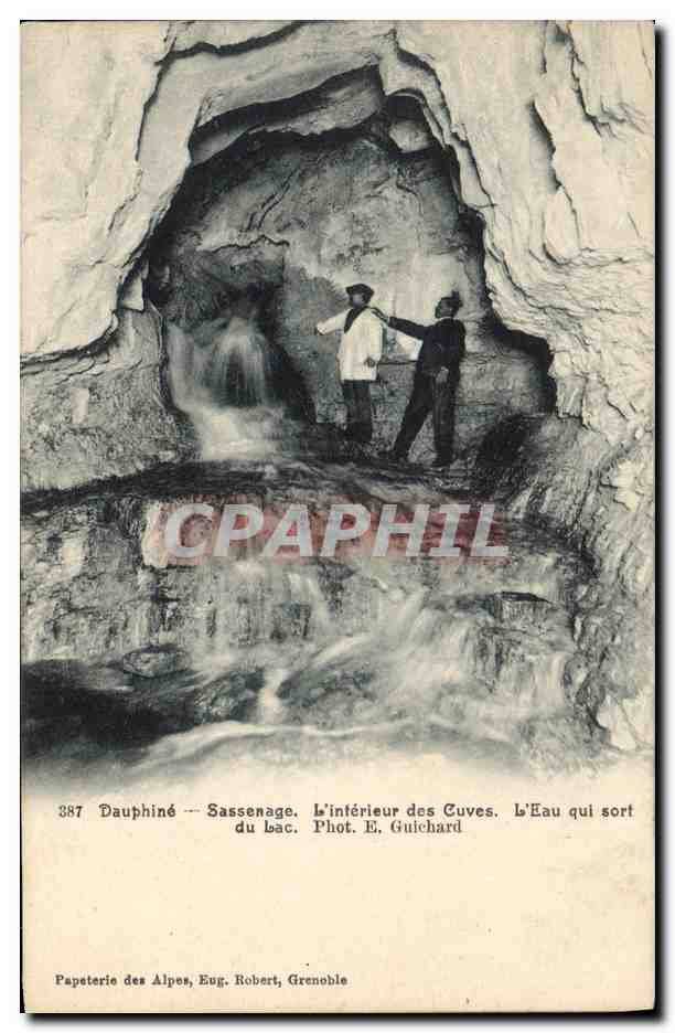 CPA Grotte Grottes Dauphine Sassenage L'interieur des cuves L'eau qui sort du lac