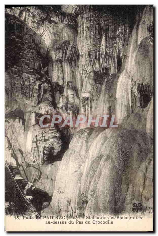 CPA Grotte Grottes Puits de Padirac Stalactites et stalagmites au dessus du Pas du Crocodile