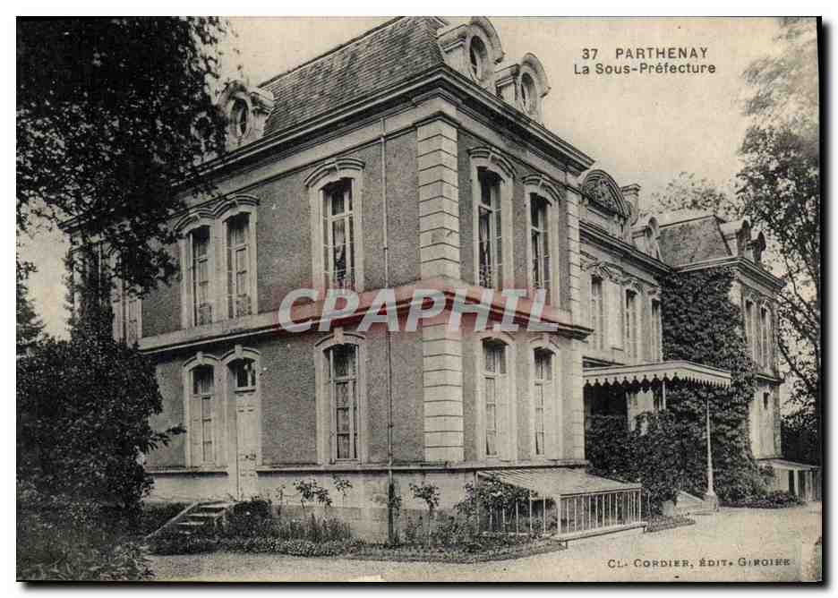 CPA Parthenay La Sous Prefecture 