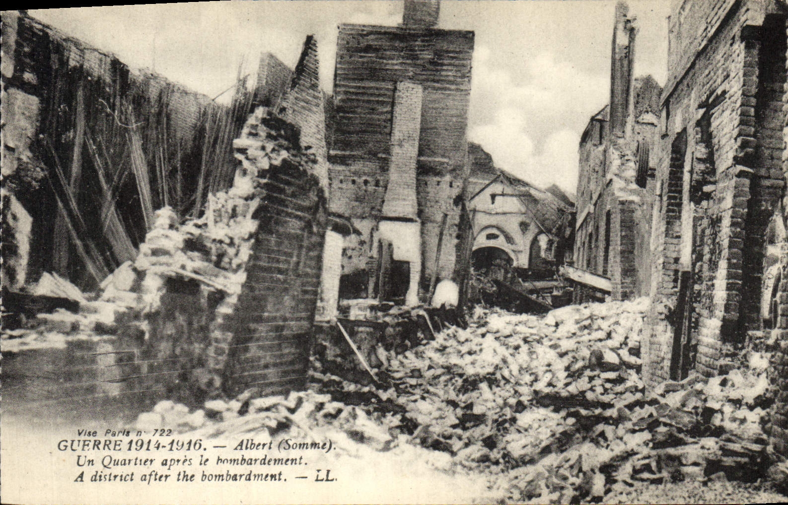 Albert (Somme) — Quartier après le bombardement — Vise Paris n°722