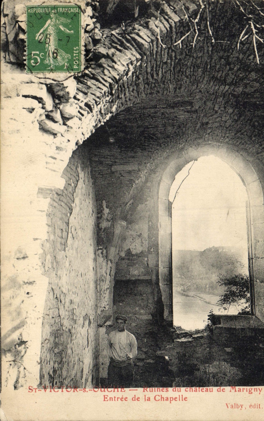 St-Victor-s-Ouche — Ruines du château de Marigny, Entrée de la Chapelle — Valby, édit.