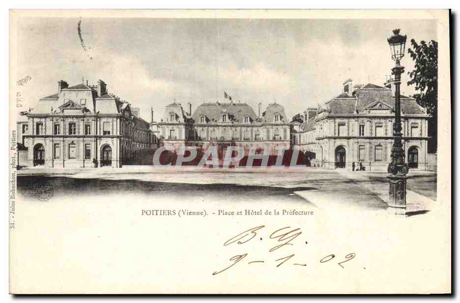CPA Poitiers Place et Hotel de la Prefecture 