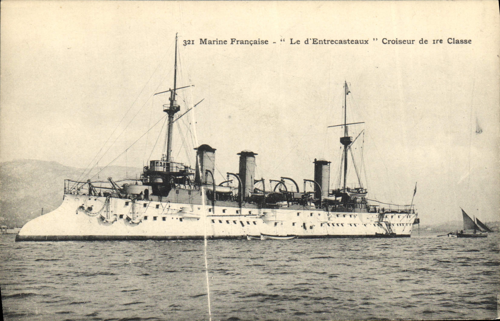Tarjeta postal antigua Buque de guerra Le D'Entrecasteaux Crucero de primera clase