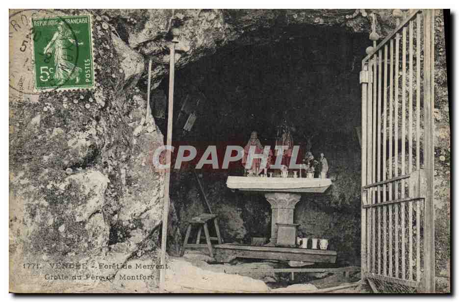 CPA Grotte Grottes Vendee Foret de Mervent Grotte du Pere Montfort