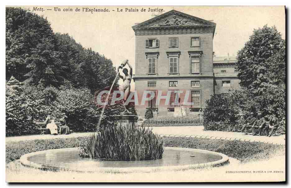 CPA Palais de justice Un coin de l'esplanade Metz